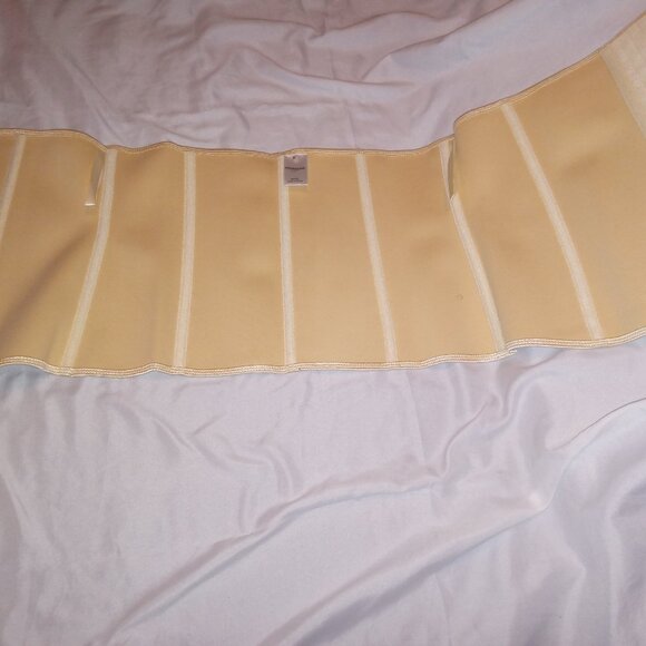 Beige Hourglass Angel Latex Waist Trainer โ 3 Hook Shapewear for Instant Curves - Picture 4 of 12